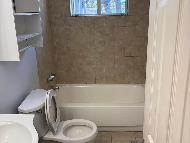 1119 Southland Park Dr — Photo 16