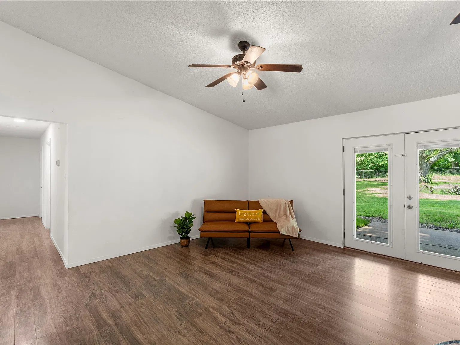 3 bed, 1314 sqft, $1,600 — Photo 2