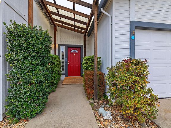 3rd image of 12660 Red Chestnut Ln Space 18