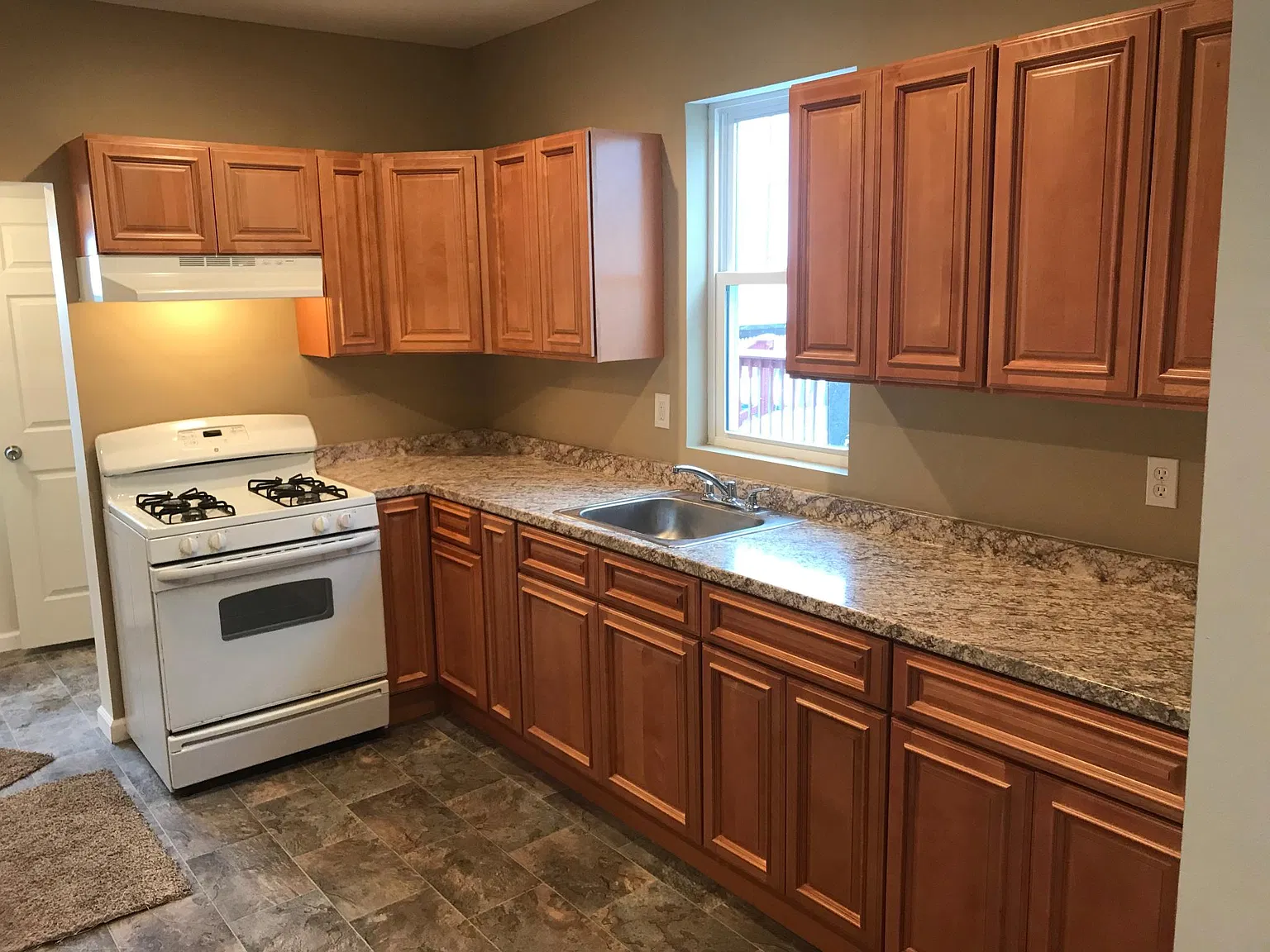 201 Caroline Ave — Photo 1
