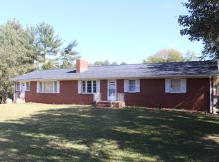 1213 Salem Lake Rd, Winston Salem, NC 27107