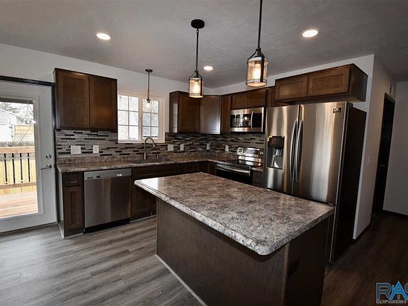 4th image of 431 N Menlo Ave