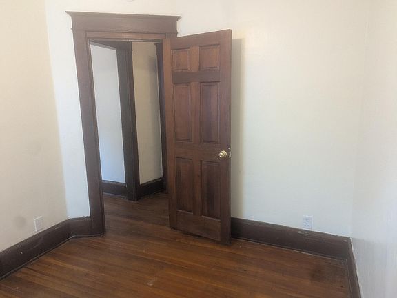 2nd image of 10 Burkhard Pl APT 2