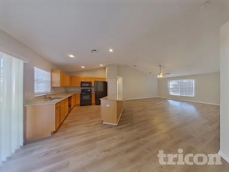 1219 Cheshire St — Photo 4