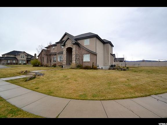 3rd image of 10371 N Birch Cv
