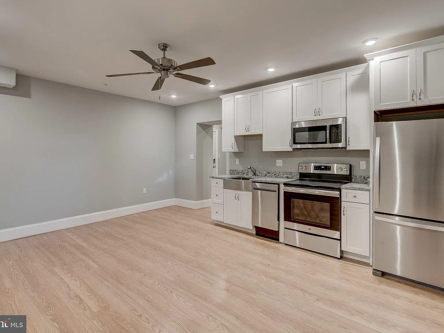 1 bed, 1.0 bath, 600 sqft, $1,349 — Photo 3