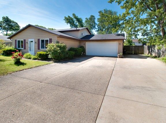 2nd image of 359 Deepwood Ln