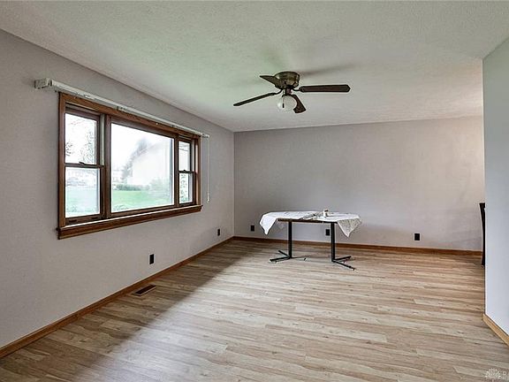 5th image of 443 White Ash Ct