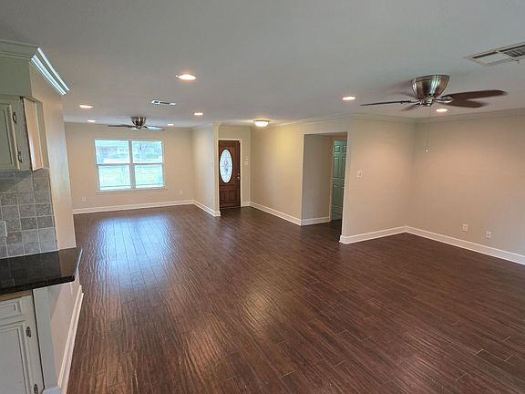 3rd image of 5739 Willowbend Blvd