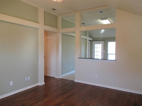 4th image of 209 Duprie Dr