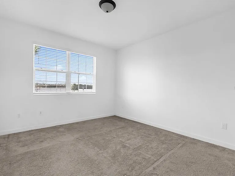 2959 Addison Blvd — Photo 9