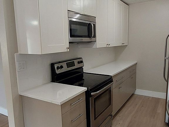 4th image of 904 Mandarin Isle