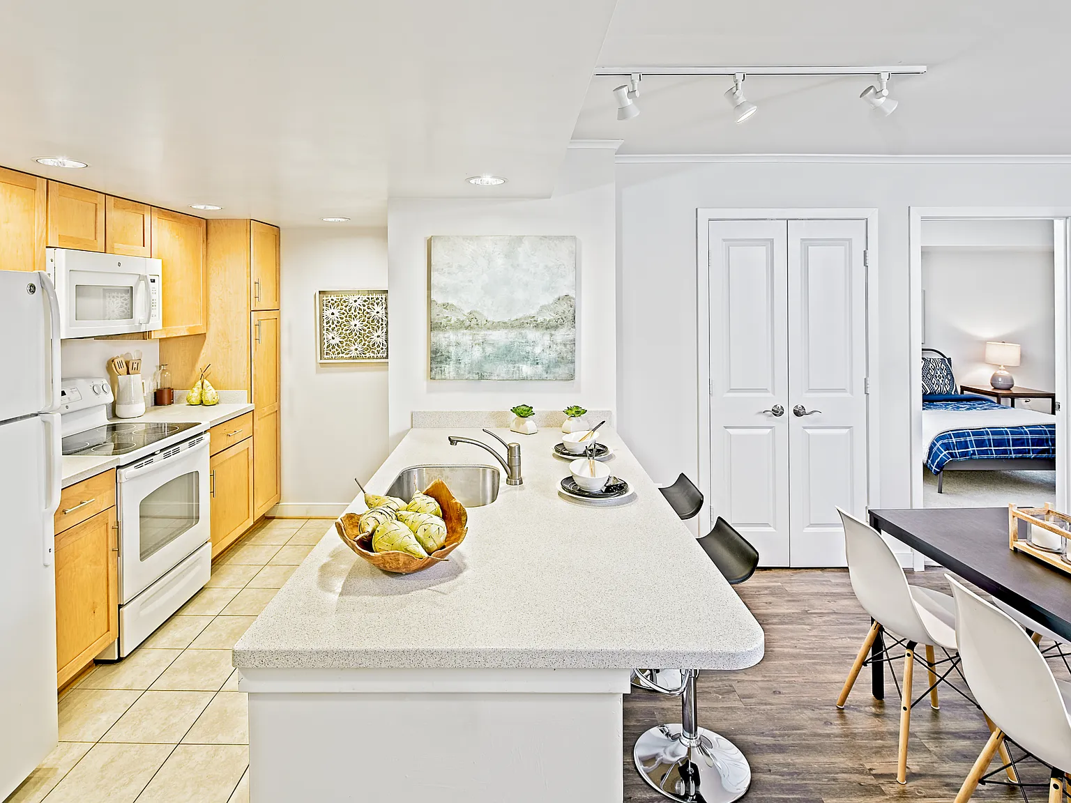 Thomas Court — Photo 2