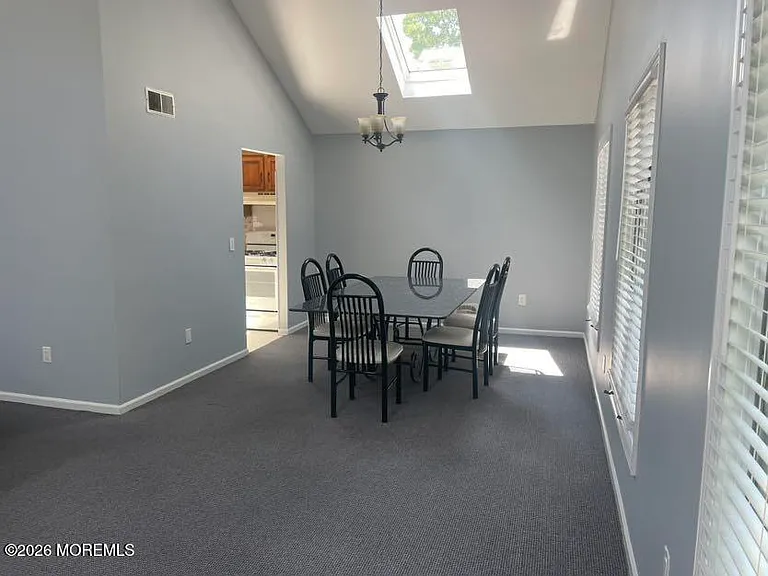 256 Lawrence Ave — Photo 9
