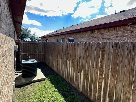 5th image of 3715 Valeria St APT 1