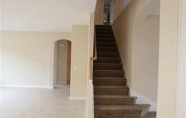 254 Altadena Cir — Photo 6