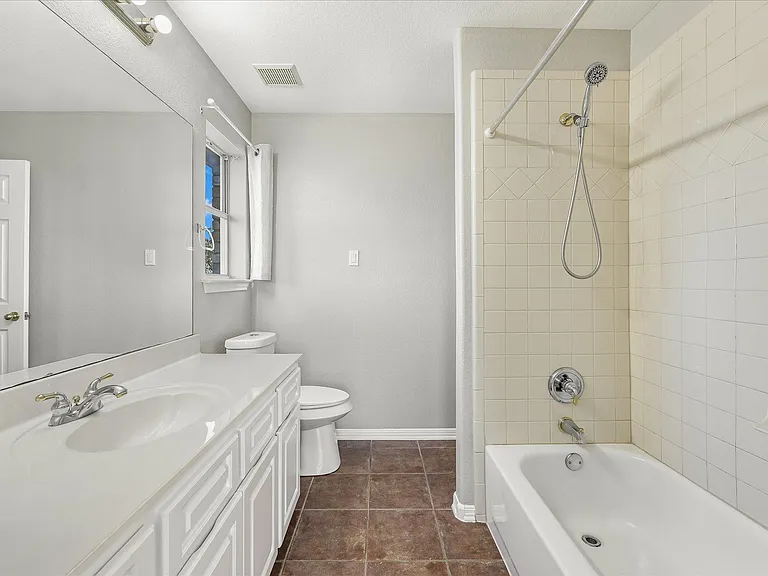 10802 Hastings Ln — Photo 20