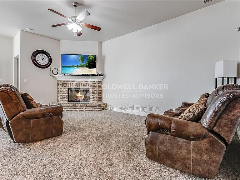 13612 Waco Ave — Photo 4