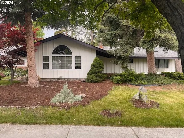 406 2nd St, La Grande, OR 97850