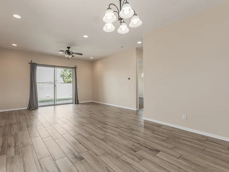 2338 W Sierra Vista Dr — Photo 19