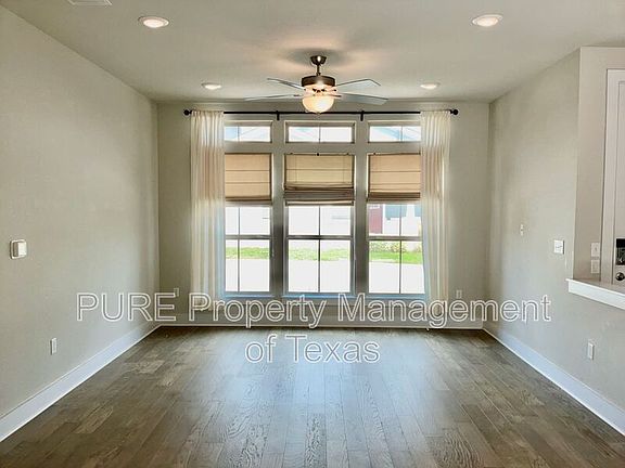3rd image of 8315 Laughlin Ln