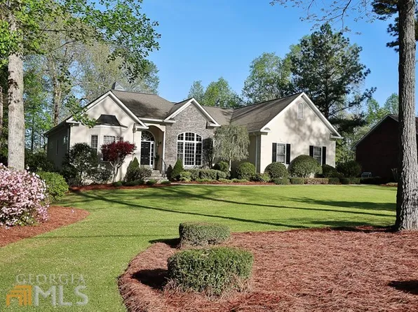 425 Mapledale Trl, Sharpsburg, GA 30277