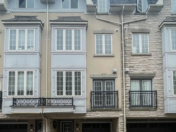 3 Garvin Mews, Toronto, ON M2N 0B2