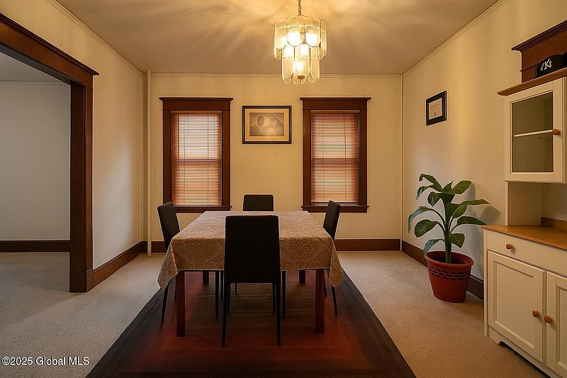 5th image of 7 S Dove Street