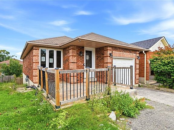 3rd image of 42 Geddes Cres