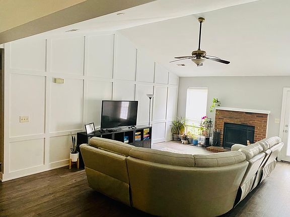3rd image of 8416 Pinstripe Ln