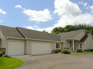 6989 Eagle Trl, Centerville, MN 55038