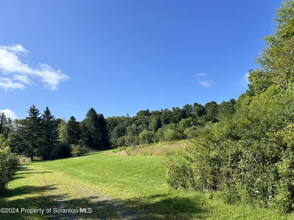 302 Weatherby St, Dalton, PA 18414