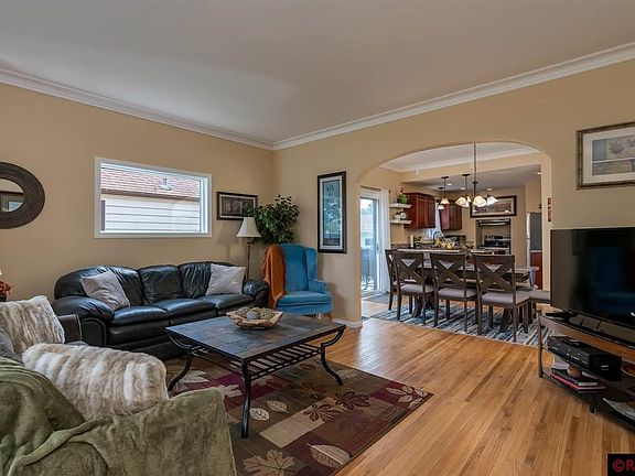 5th image of 415 Belle Ave