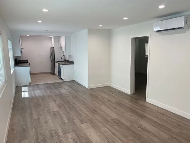 4324 Ventura Canyon Ave — Photo 11