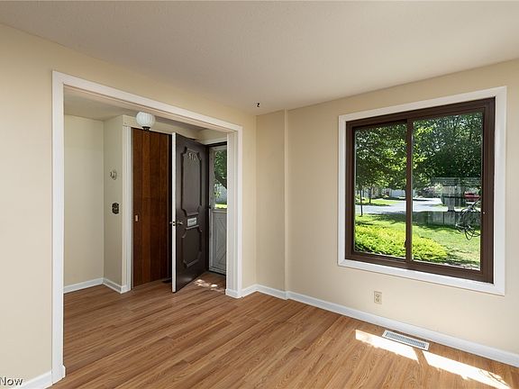 3rd image of 1651 Mentor Ave APT 510