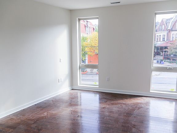 4th image of 4612 Cedar Ave #201