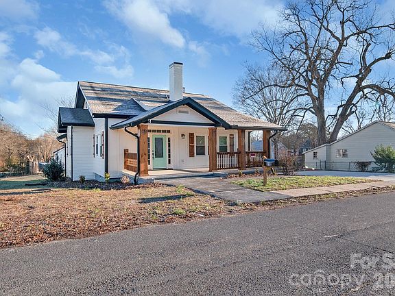 3rd image of 612 W Elliott St