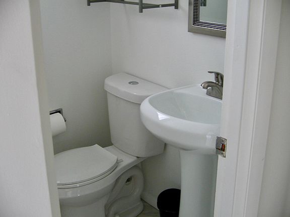5th image of 4011 Foster Cir