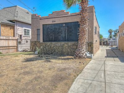 224 W 106th St, Los Angeles, CA, 90003