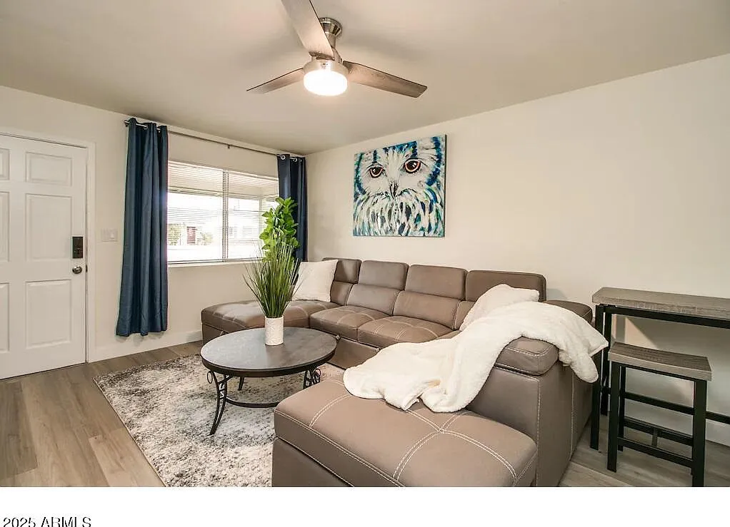 2 bed, 1.0 bath, 1619 sqft, $2,500 — Photo 2