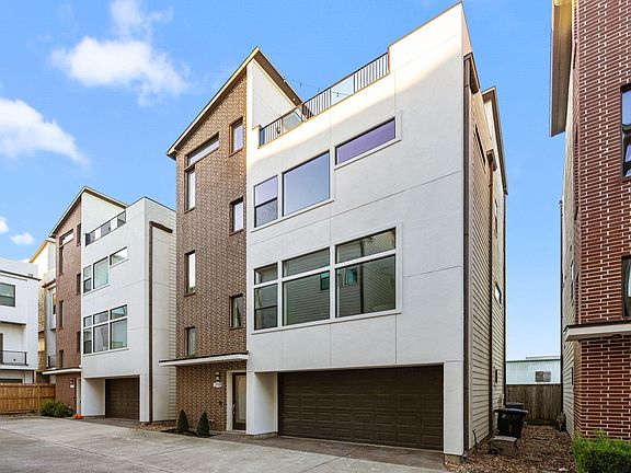 4th image of 2005 Hickory St