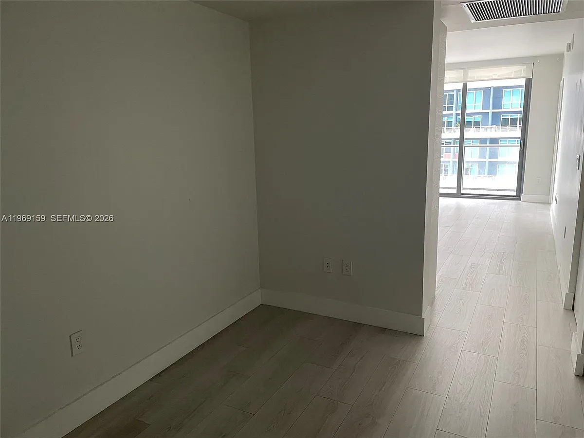 Building Photo - 1300 S Miami Ave #2708