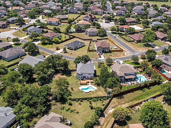 3rd image of 305 Santolina Ln