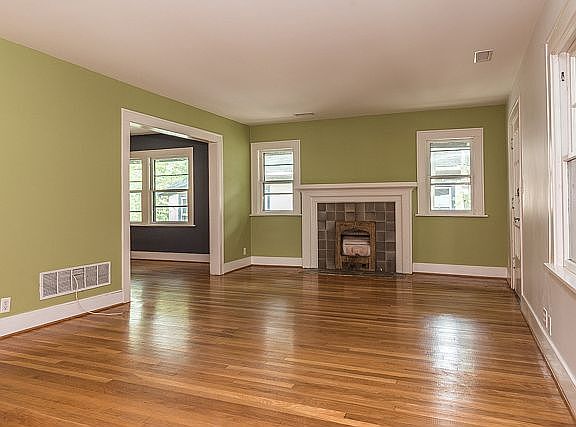 2nd image of 4026-4028 Campbell St