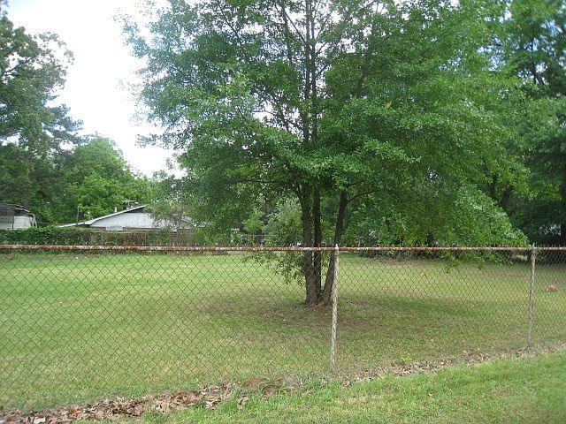 1st image of 2303 Shady Ln