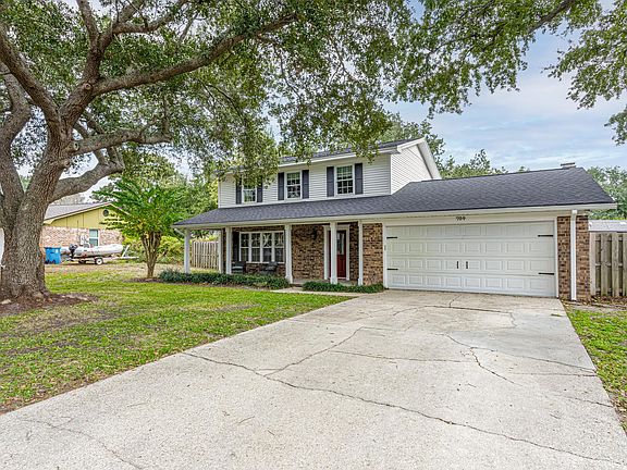 3rd image of 704 Chesapeake Dr