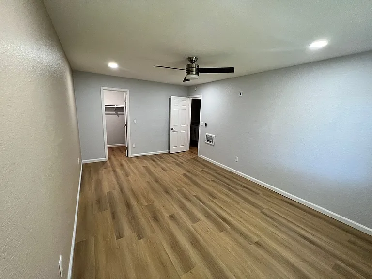 1013 Sunshine Ave #I — Photo 12