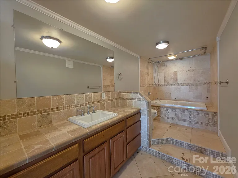 1052 Rembrandt Dr SW — Photo 25