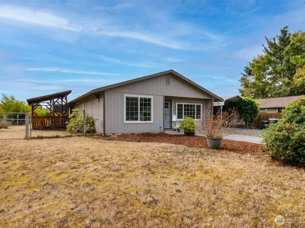 303 Olympia Street E, Rainier, WA 98576