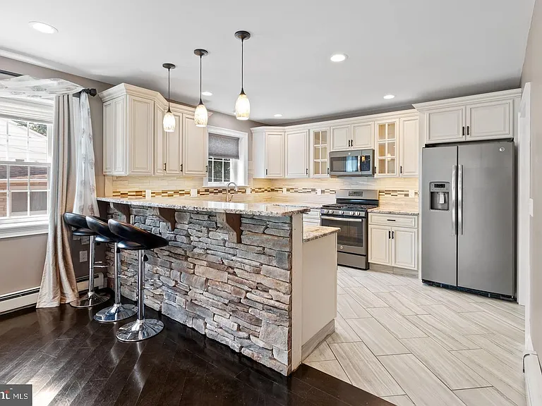 115 Samdin Blvd — Photo 12